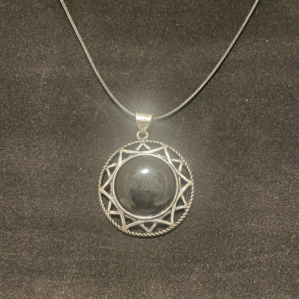 Elegant Silver Pendant Necklace